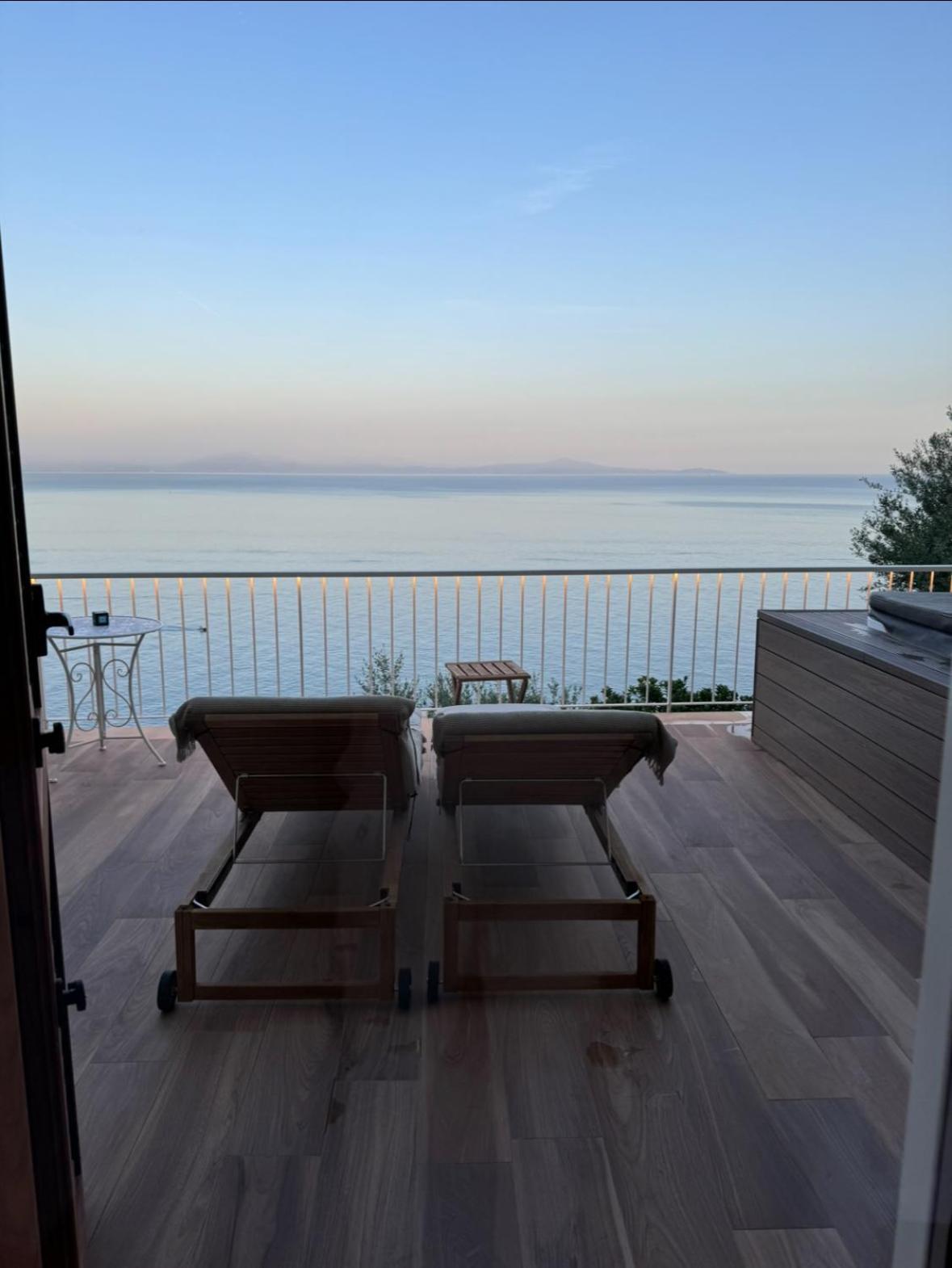 Seajewelsdeluxurysuite Amalfi Exterior photo